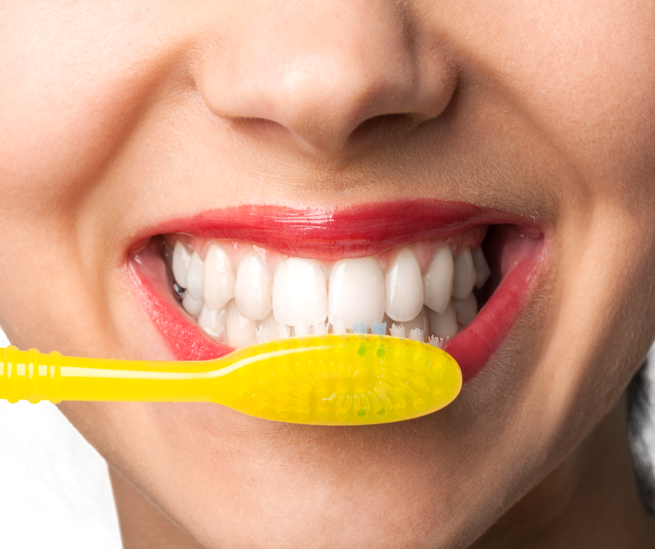 Brossage des dents : les erreurs à éviter et les bons gestes