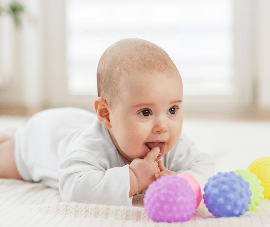 La pousse des premières dents de bébé,